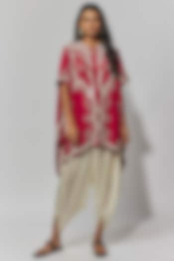 Fuchsia Summer Cotton Silk Thread Embroidered Kaftan Set by Mahi Calcutta at Pernia's Pop Up Shop