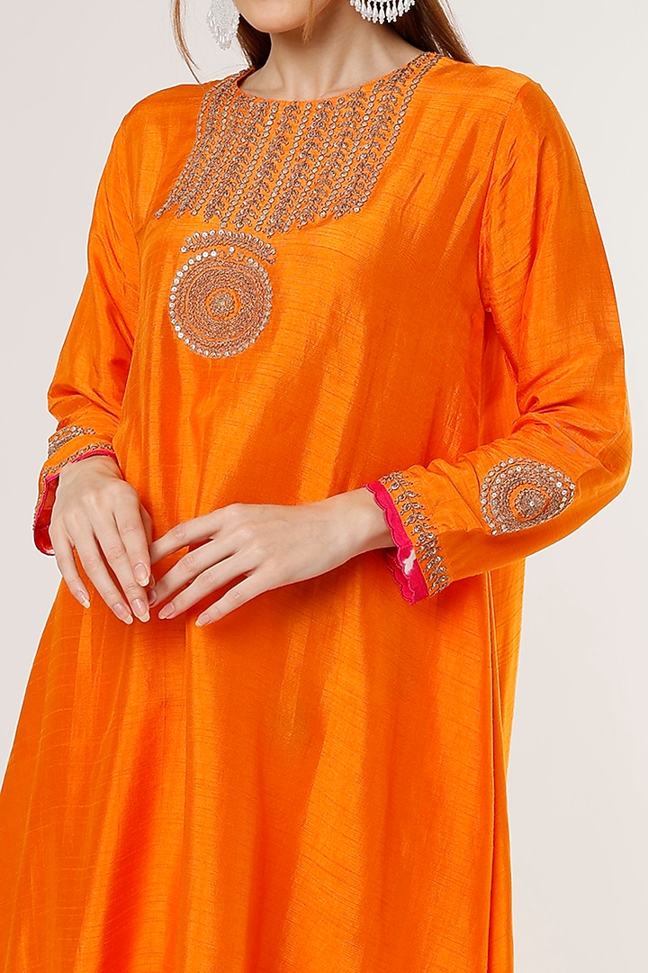 Orange Embroidered Kurta Set by Mahi Calcutta at Pernia's Pop Up Shop
