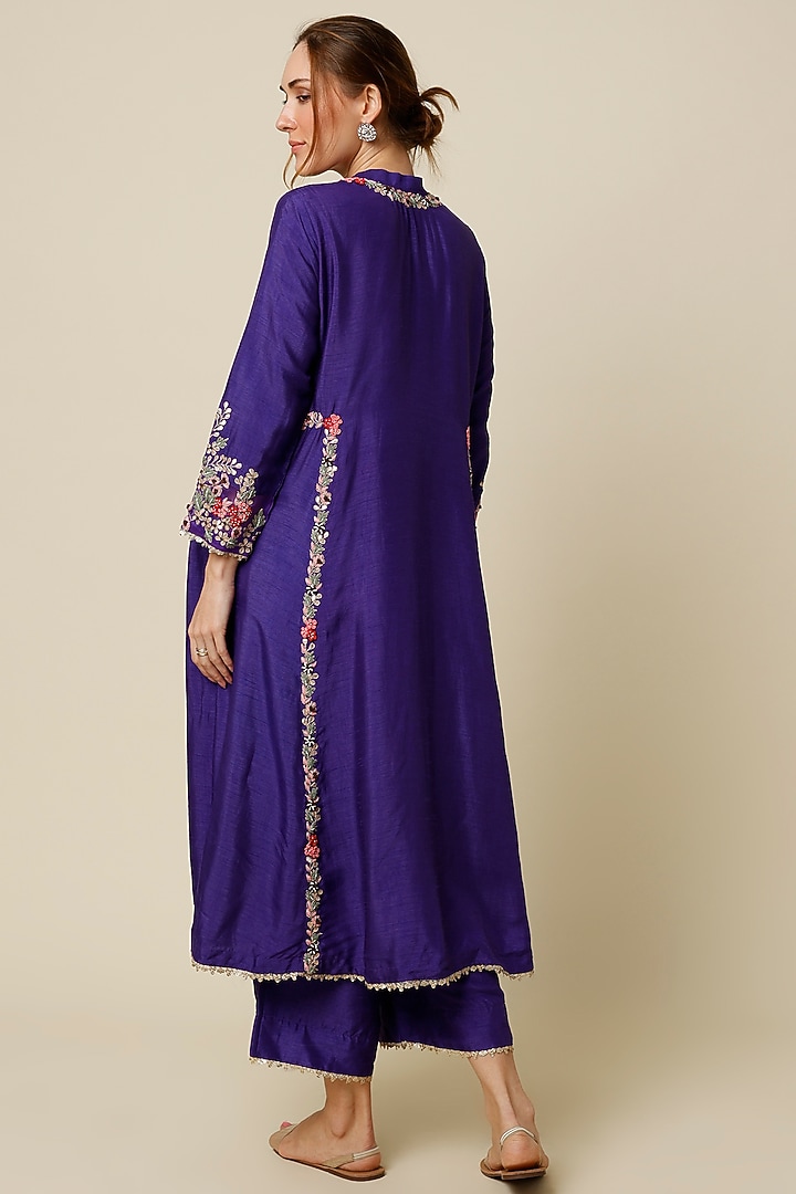 Purple Embroidered Kurta Set by Mahi Calcutta at Pernia's Pop Up Shop