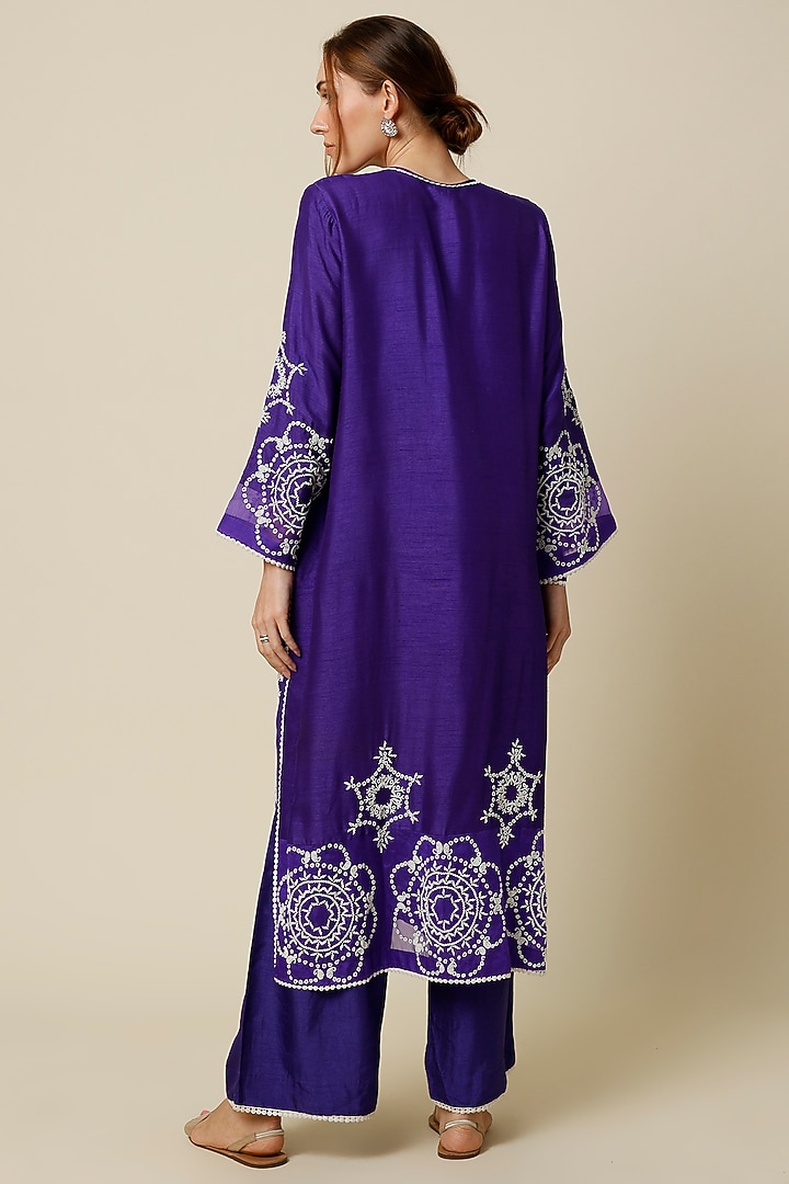 Purple Silk Embroidered Kurta Set by Mahi Calcutta at Pernia's Pop Up Shop