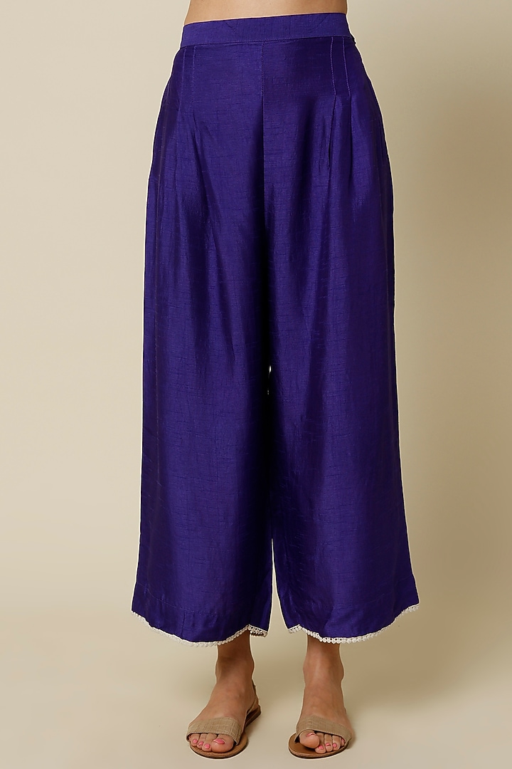 Purple Silk Embroidered Kurta Set by Mahi Calcutta at Pernia's Pop Up Shop