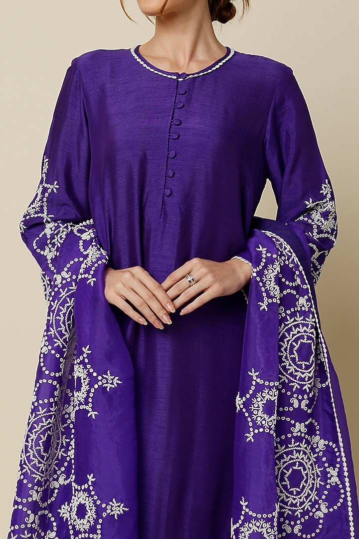 Purple Silk Embroidered Kurta Set by Mahi Calcutta at Pernia's Pop Up Shop