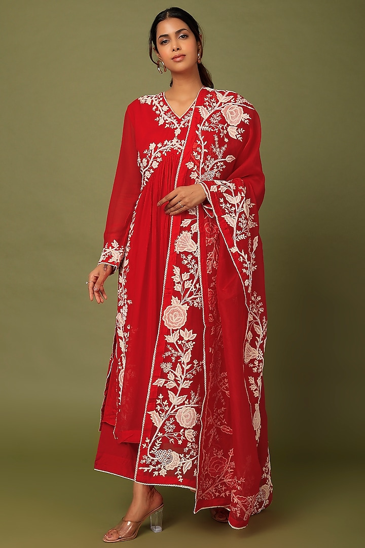 Red Embroidered Kurta Set by Mahi Calcutta