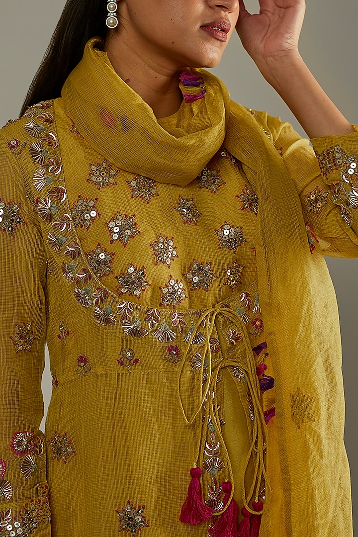 Golden Yellow Embellished Kurta Set by Mahi Calcutta at Pernia's Pop Up Shop