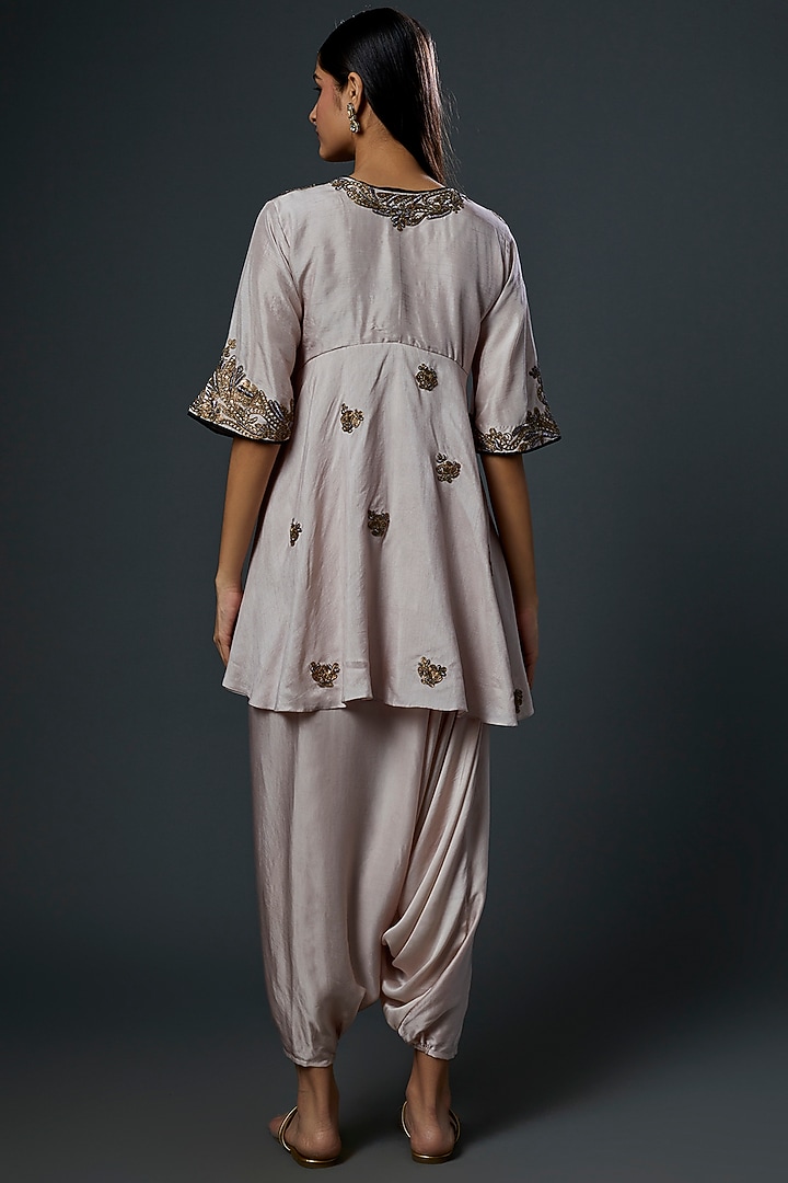 Blush Pink Embroidered Kurta Set by Mahi Calcutta at Pernia's Pop Up Shop