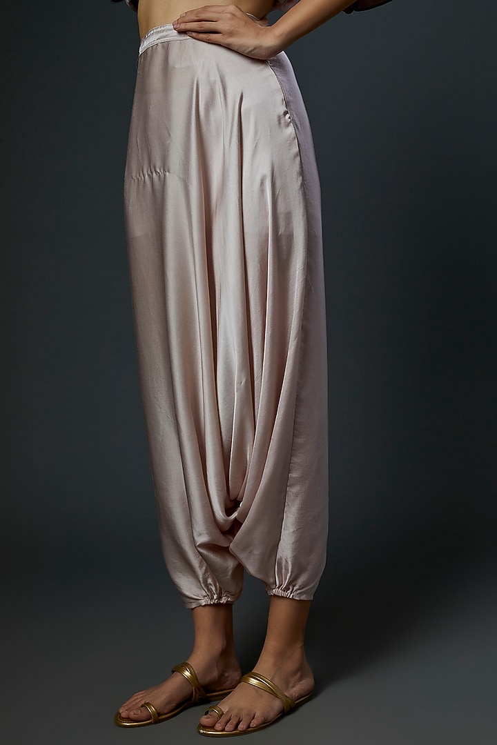 Blush Pink Embroidered Kurta Set by Mahi Calcutta at Pernia's Pop Up Shop
