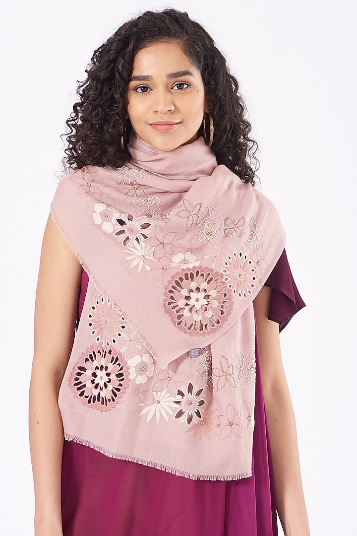 Pale Mauve Embroidered Handcrafted Stole by Mauli Cashmere