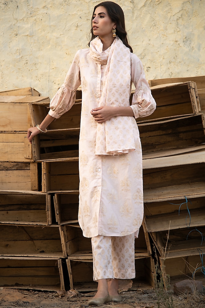 Peach Floral Block Printed Kurta Set by Marche at Pernia's Pop Up Shop