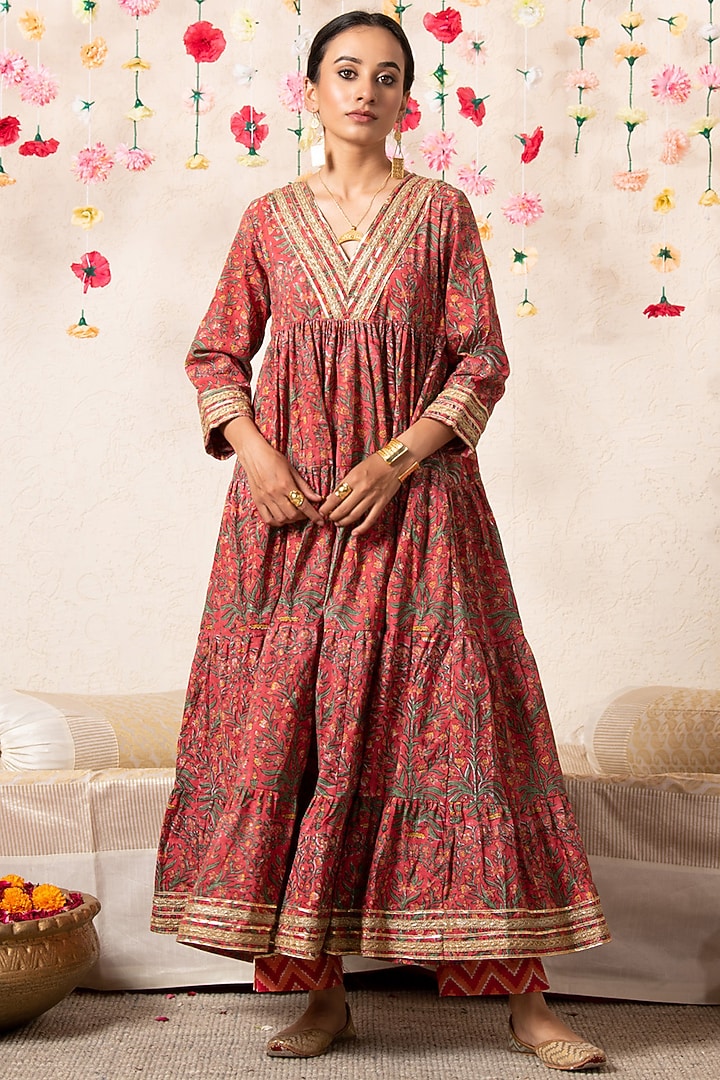 Red & Peach Printed & Embellished Tiered Kurta Set by Marche at Pernia's Pop Up Shop