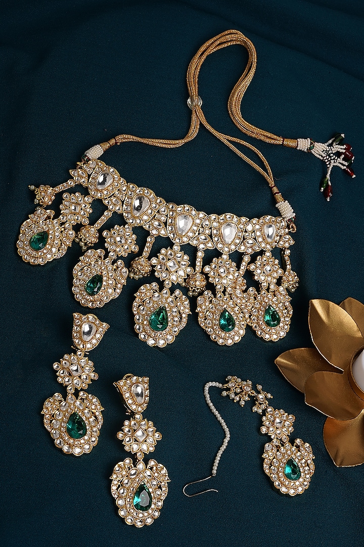 Gold Finish Emerald & Kundan Polki Choker Necklace Set by Mae Jewellery by Neelu Kedia at Pernia's Pop Up Shop