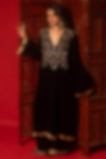 Black Silk Velvet Hand Embroidered Kurta Set by Mansi Gajjar at Pernia's Pop Up Shop