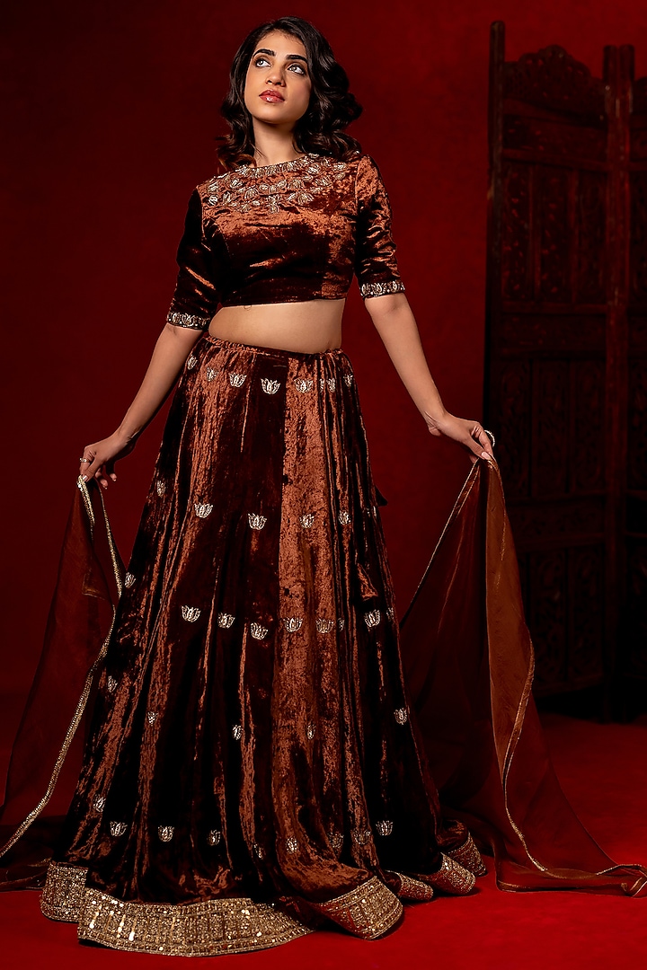 Brown Velvet Hand Embroidered Wedding Lehenga Set by Mansi Gajjar at Pernia's Pop Up Shop