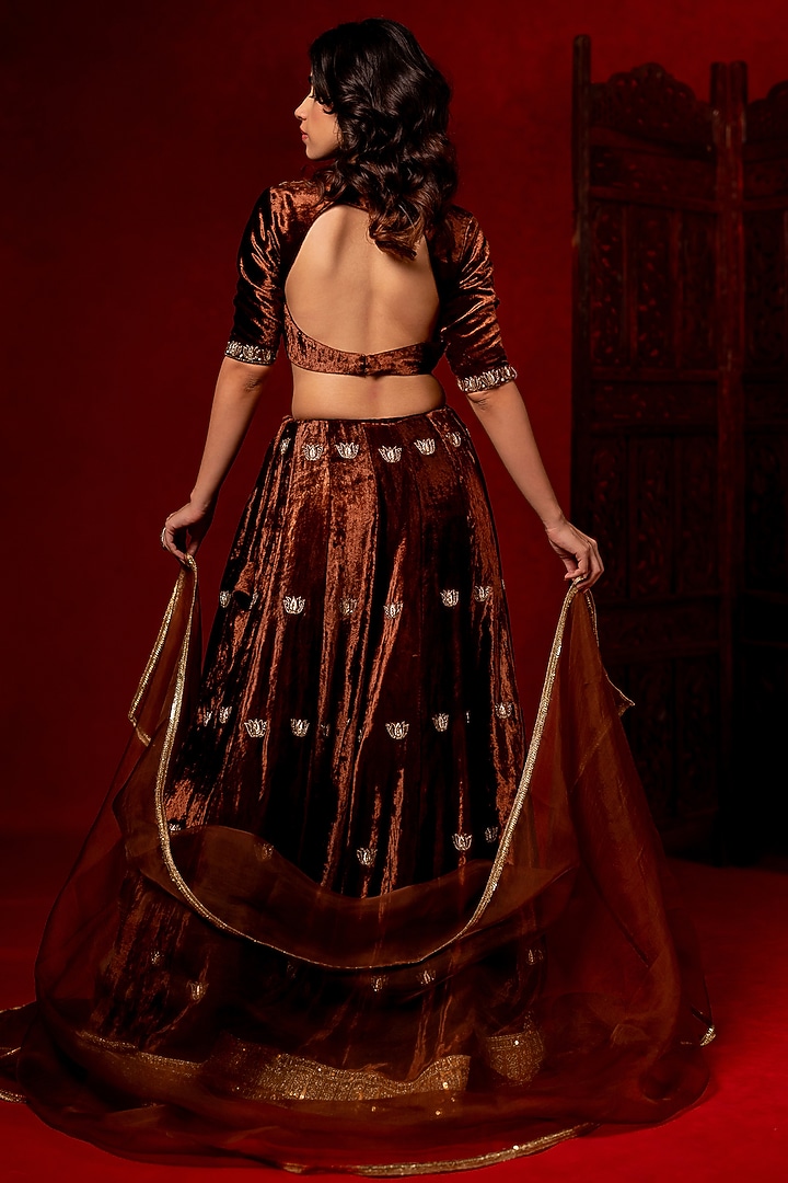 Brown Velvet Hand Embroidered Wedding Lehenga Set by Mansi Gajjar at Pernia's Pop Up Shop