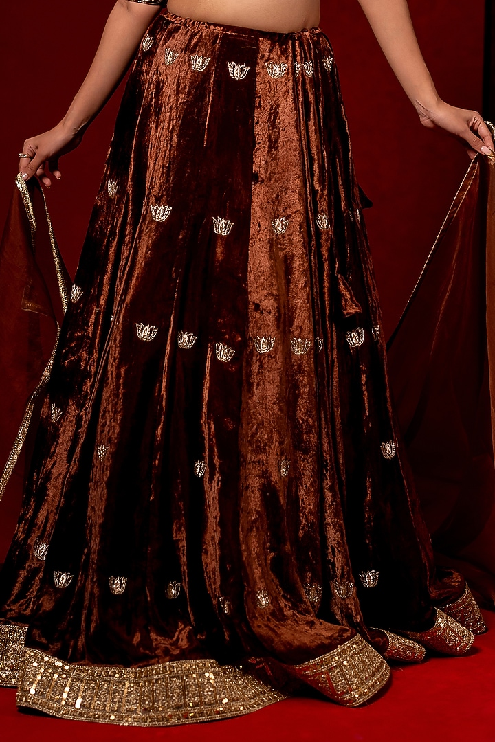 Brown Velvet Hand Embroidered Wedding Lehenga Set by Mansi Gajjar at Pernia's Pop Up Shop