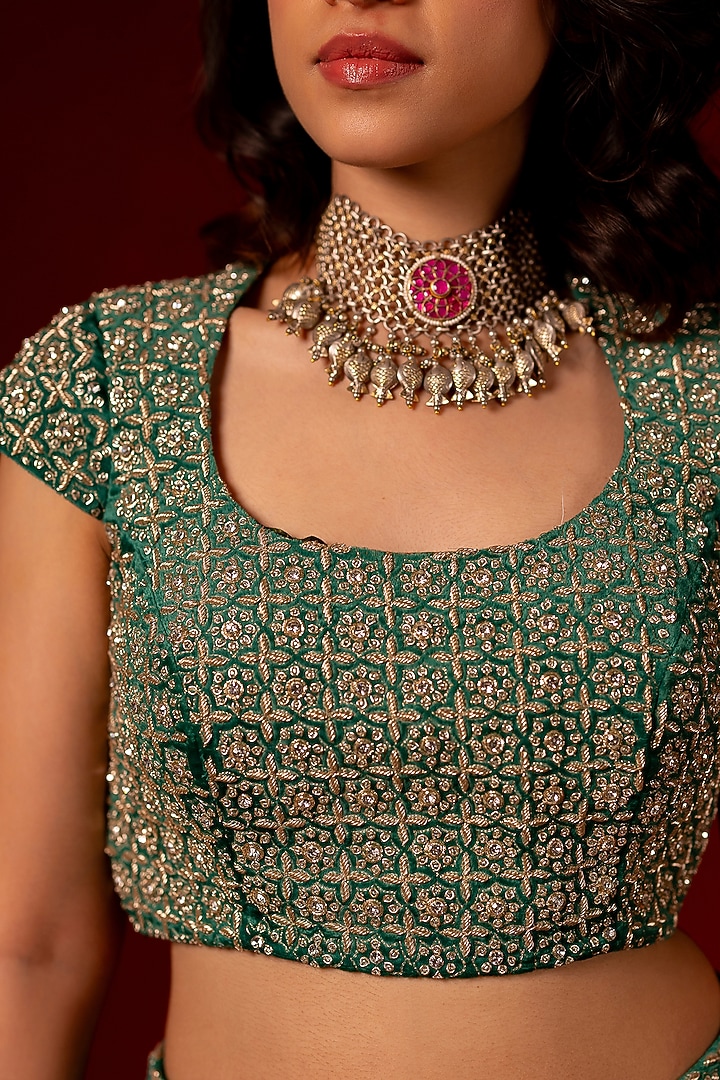 Emerald Green Velvet Hand Embroidered Wedding Lehenga Set by Mansi Gajjar at Pernia's Pop Up Shop