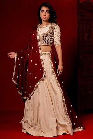 Ivory Dola Silk Hand Embroidered Lehenga Set by Mansi Gajjar