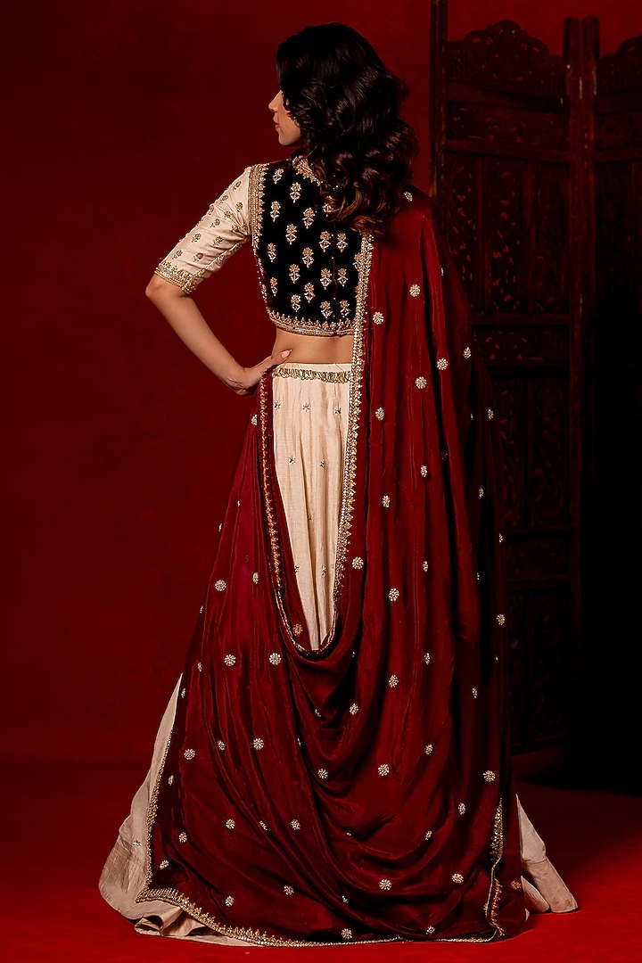 Ivory Dola Silk Hand Embroidered Wedding Lehenga Set by Mansi Gajjar at Pernia's Pop Up Shop