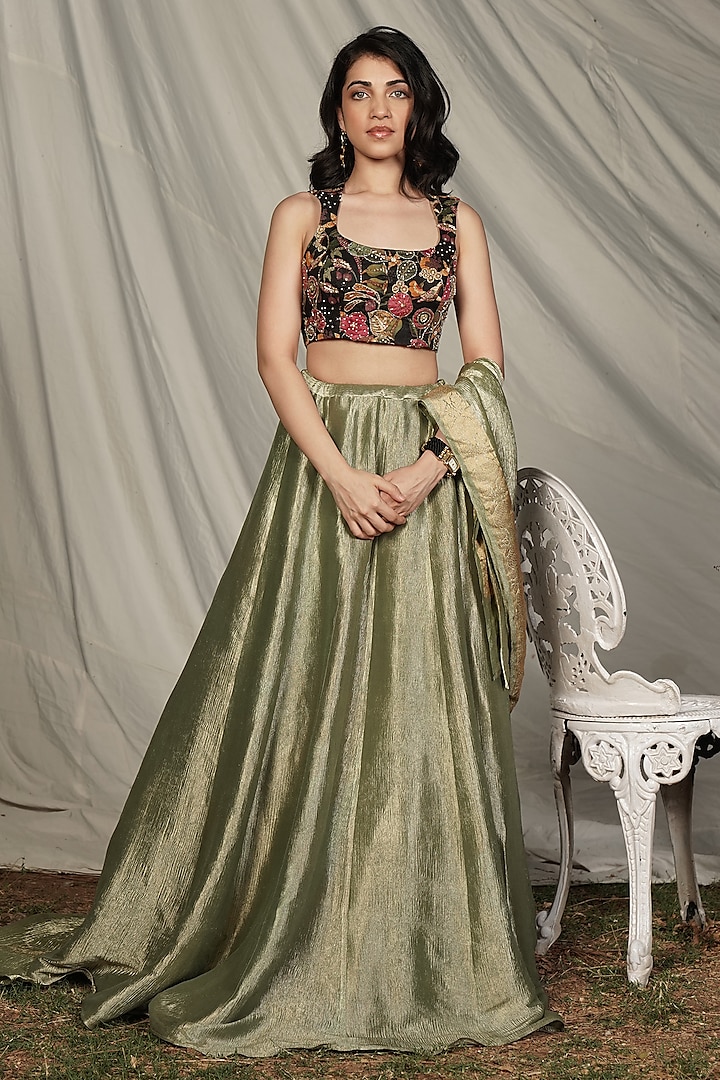 Green Banarasi Crush Tissue & Mul Wedding Lehenga Set by Mansi Gajjar at Pernia's Pop Up Shop