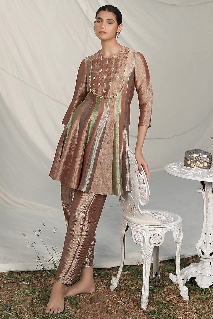 Champagne Banarasi Crush Tissue Zardosi Embroidered Kurta Set by Mansi Gajjar