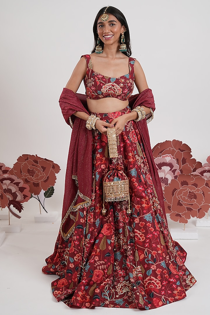 Red Dola Silk Embroidered Wedding Lehenga Set by Mansi Gajjar at Pernia's Pop Up Shop