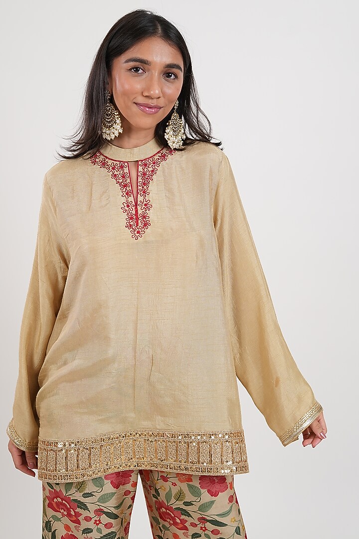 Olive Green Dola Silk Hand Embroidered Kurta Set by Mansi Gajjar at Pernia's Pop Up Shop