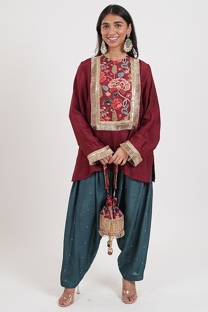 Red Dola Silk Printed & Embroidered Kurta Set by Mansi Gajjar at Pernia's Pop Up Shop