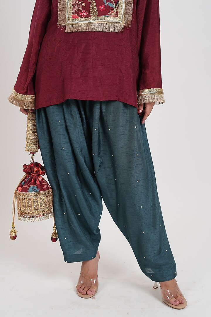 Red Dola Silk Printed & Embroidered Kurta Set by Mansi Gajjar at Pernia's Pop Up Shop