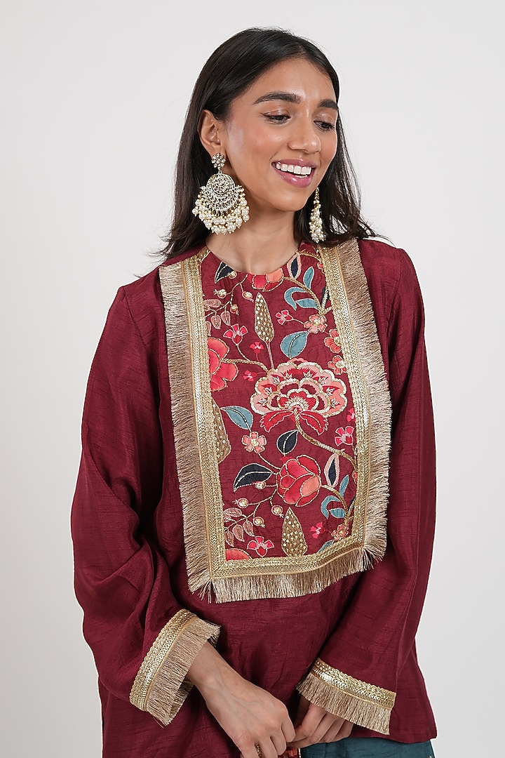Red Dola Silk Printed & Embroidered Kurta Set by Mansi Gajjar at Pernia's Pop Up Shop