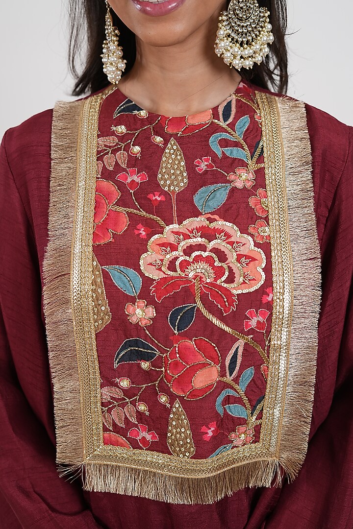 Red Dola Silk Printed & Embroidered Kurta Set by Mansi Gajjar at Pernia's Pop Up Shop