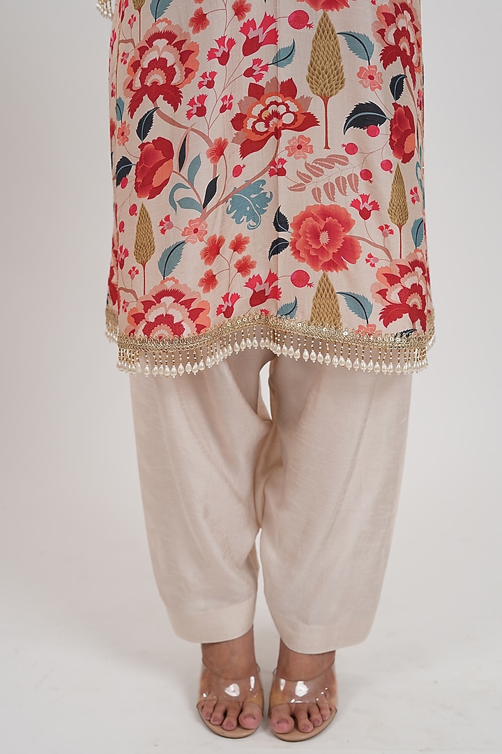 Ivory-Beige Dola Silk Printed Kurta Set by Mansi Gajjar at Pernia's Pop Up Shop