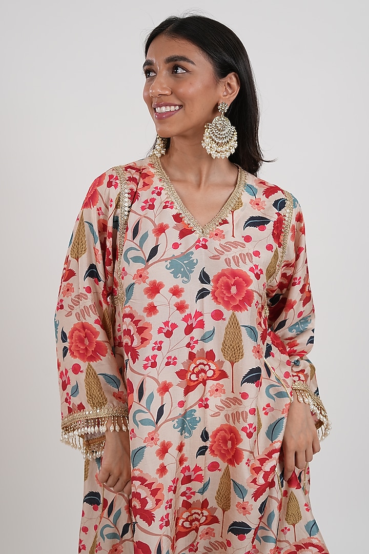 Ivory-Beige Dola Silk Printed Kurta Set by Mansi Gajjar at Pernia's Pop Up Shop