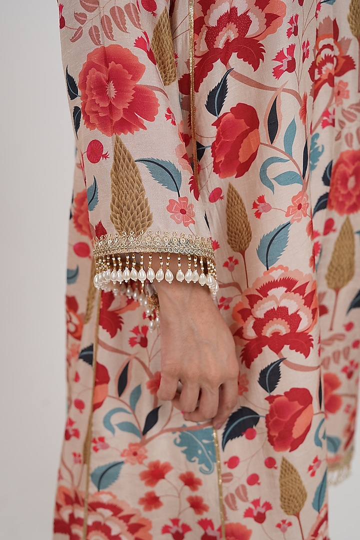 Ivory-Beige Dola Silk Printed Kurta Set by Mansi Gajjar at Pernia's Pop Up Shop