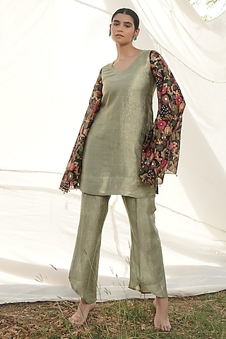 Olive Green Banarasi Crush Tissue Printed & Embroidered Kurta Set by Mansi Gajjar