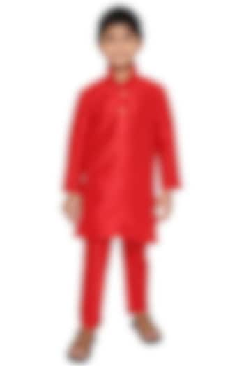 Red Banarasi Kurta Set For Boys by MAHARAJA