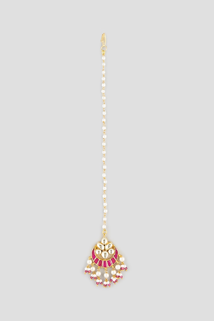 Gold Finish Pearl Maang Tikka by Maisara Jewelry at Pernia's Pop Up Shop
