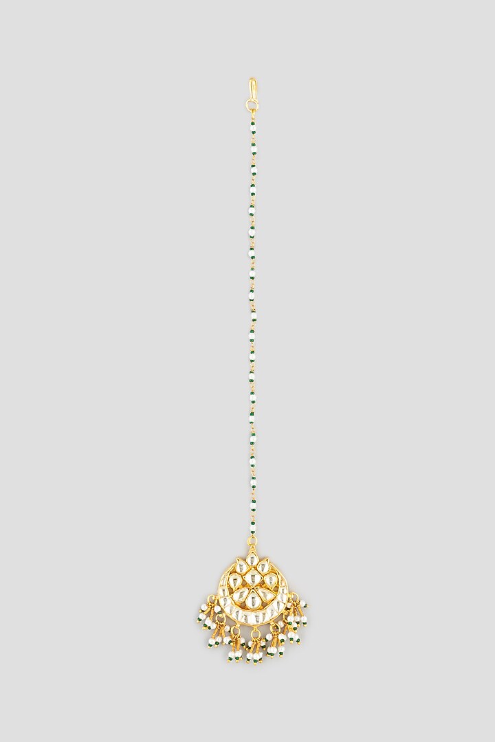 Gold Finish Kundan Polki Maang Tikka by Maisara Jewelry at Pernia's Pop Up Shop