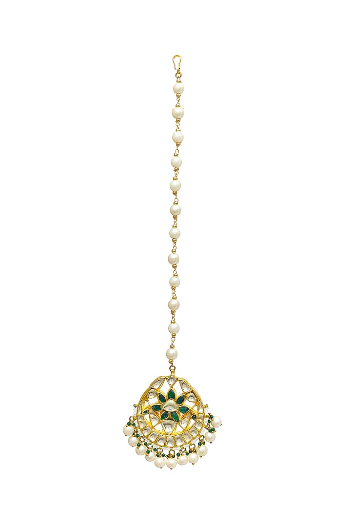 Gold Finish Kundan Polki & Pearl Maang Tikka by Maisara Jewelry at Pernia's Pop Up Shop