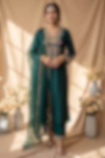 Emerald Green Chanderi Embroidered Kurta Set by Mandira Wirk - Indian at Pernia's Pop Up Shop