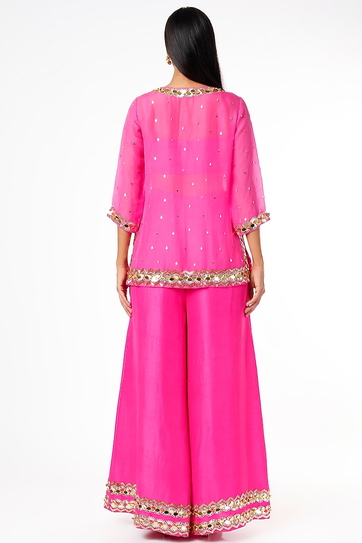 Hot Pink Embroidered Kurta Set by Maison Blu at Pernia's Pop Up Shop