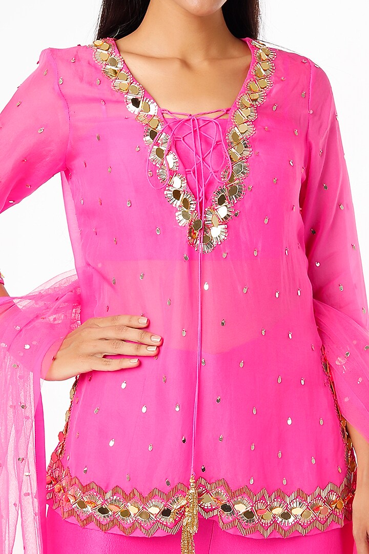 Hot Pink Embroidered Kurta Set by Maison Blu at Pernia's Pop Up Shop