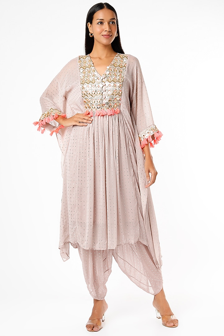 Mauve Embroidered Kurta Set by Maison Blu at Pernia's Pop Up Shop