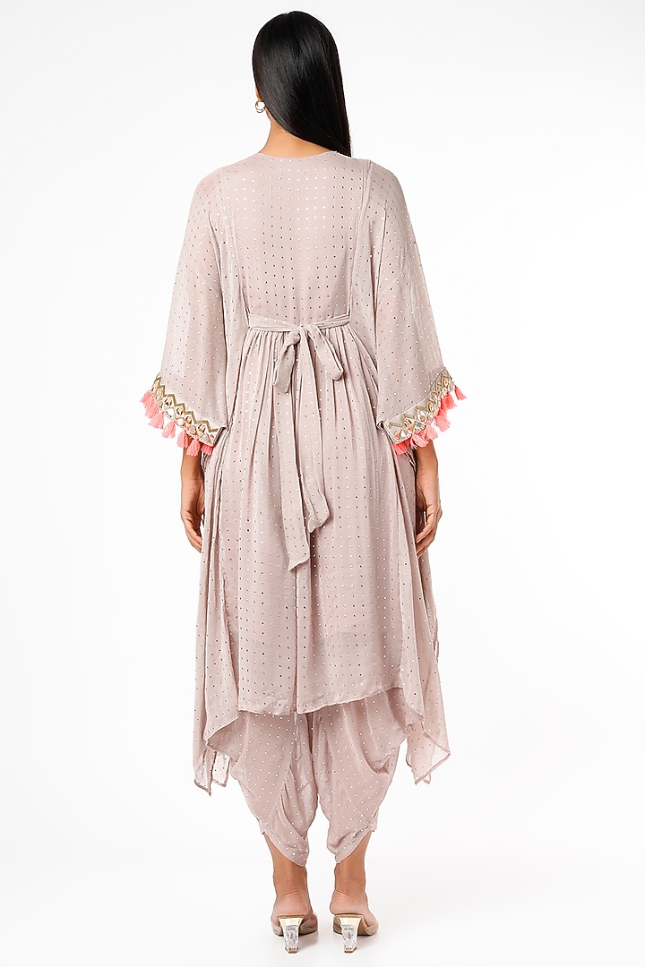 Mauve Embroidered Kurta Set by Maison Blu at Pernia's Pop Up Shop