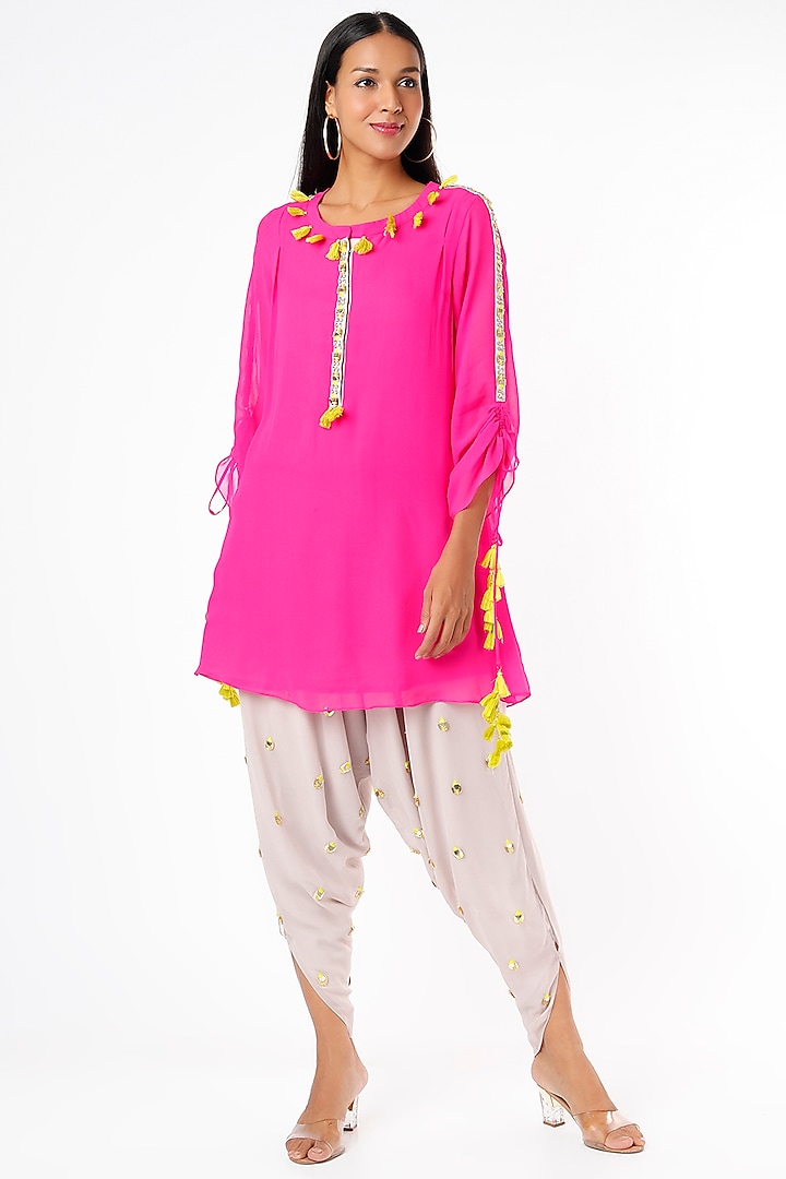 Mauve Embroidered Kurta Set by Maison Blu