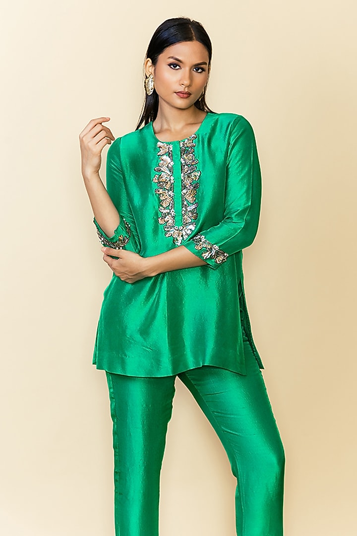 Green Silk Kurta Set by Maison Blu at Pernia's Pop Up Shop