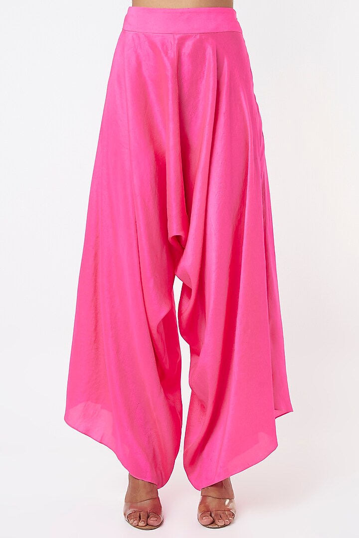 Ivory & Pink Beaded Kurta Set by Maison Blu at Pernia's Pop Up Shop