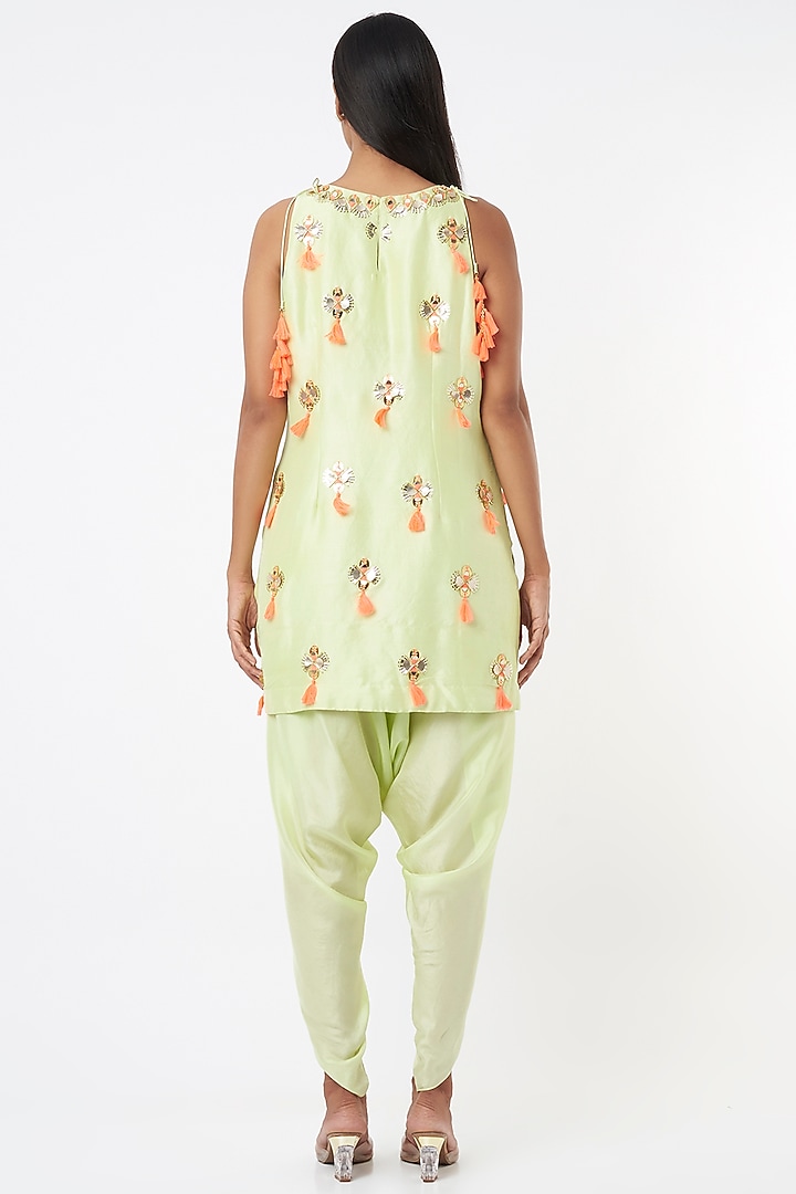 Pista Kurta Set With Butti Work by Maison Blu at Pernia's Pop Up Shop