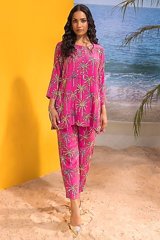 Pink Crepe Printed Kurta Set by Maison Blu