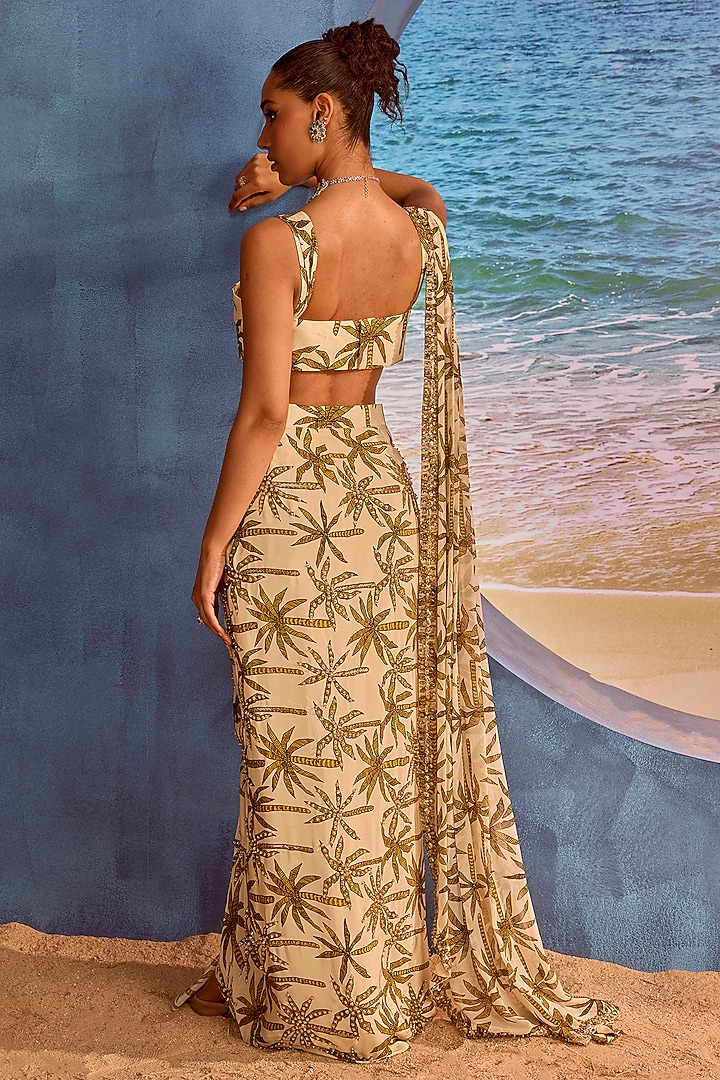 Ivory Crepe Printed Pre-Draped Wedding Saree Set by Maison Blu at Pernia's Pop Up Shop