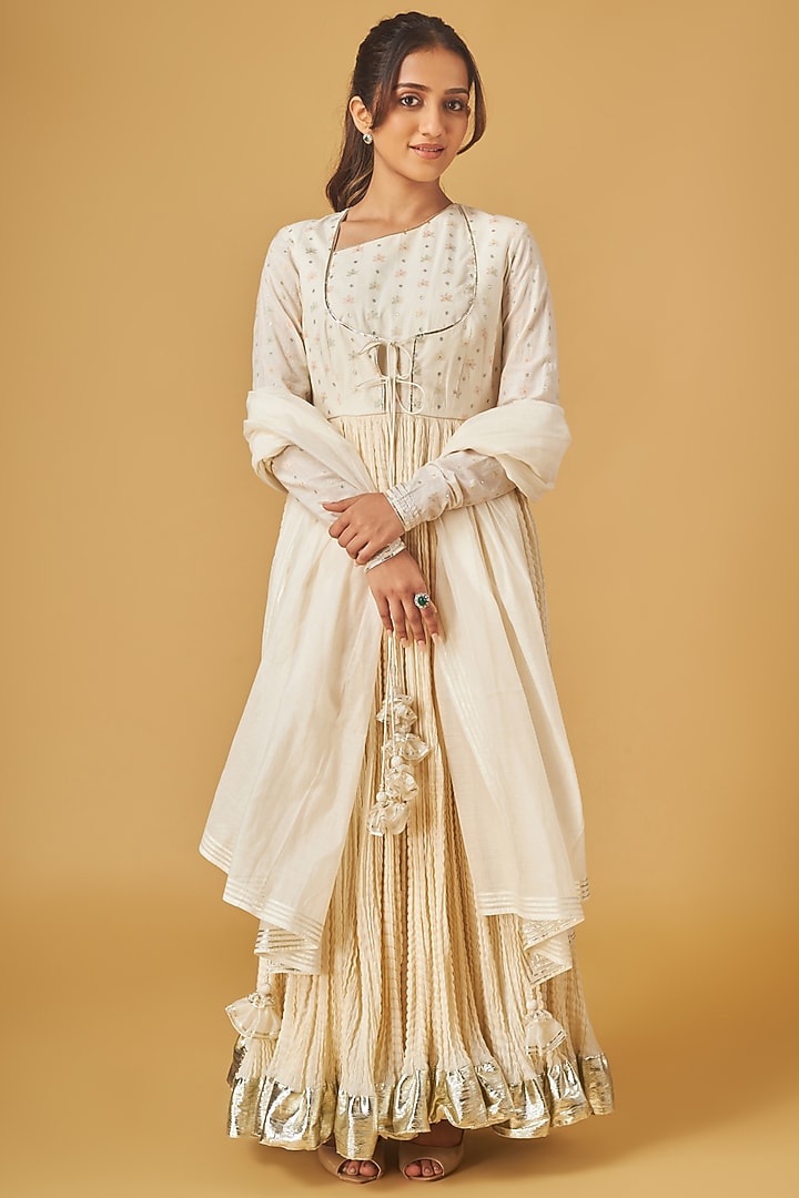 Ivory Cotton Thread Embroidered Kalidar Kurta Set by Maisolos at Pernia's Pop Up Shop