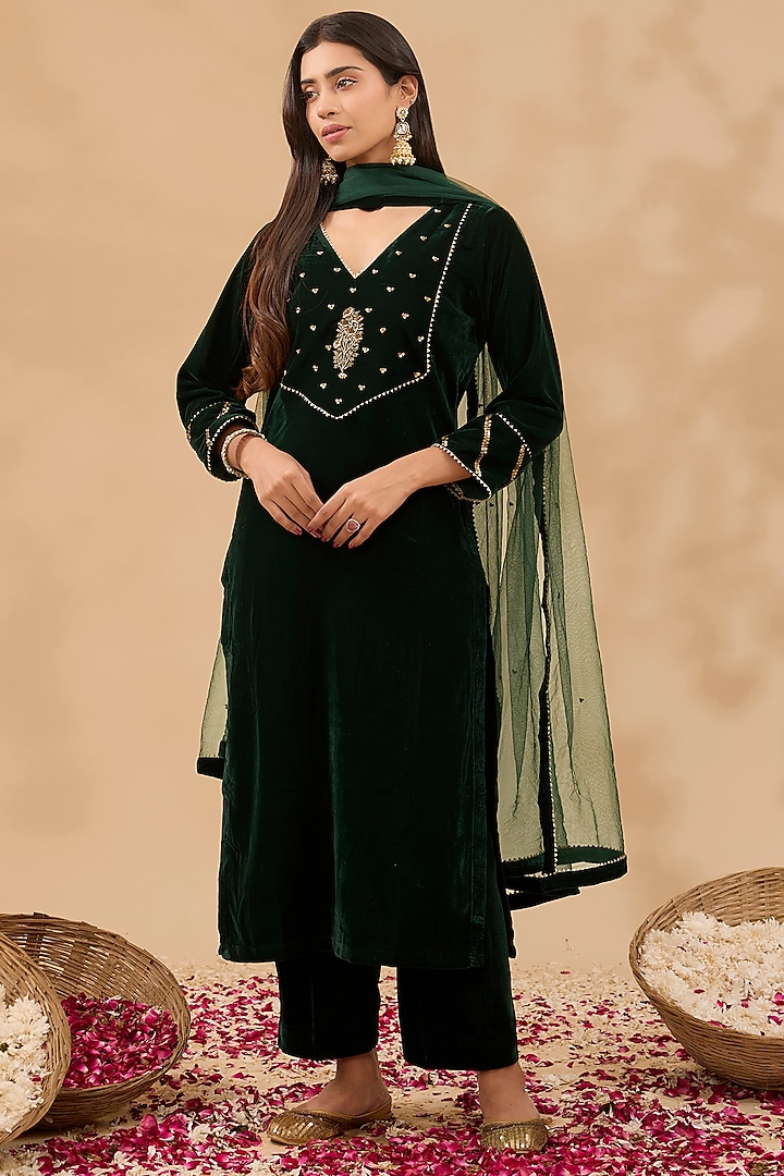 Emerald Green Velvet Zardosi Hand Embroidered Kurta Set by MAKAAN.51 at Pernia's Pop Up Shop